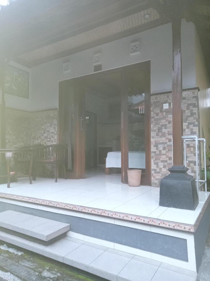 Dewi Antara Homestay อูบุด ภายนอก รูปภาพ