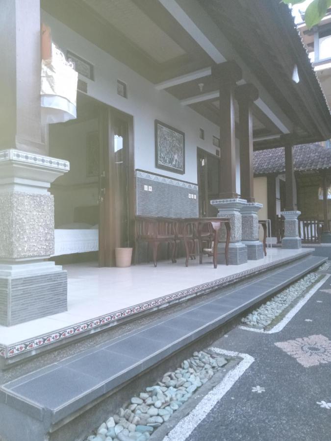 Dewi Antara Homestay อูบุด ภายนอก รูปภาพ